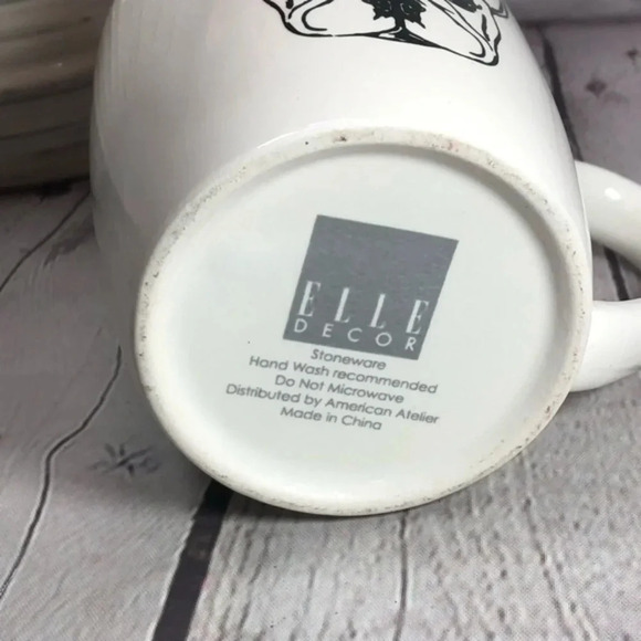 Elle decor  frenchie with red bow mug - Picture 5 of 6